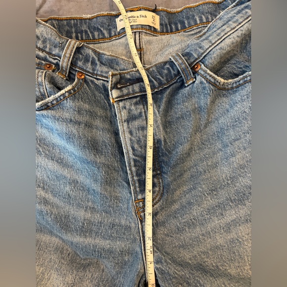 Abercrombie High Rise Curve Love Dad Jeans - Picture 6 of 11